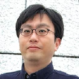 山崎 輝